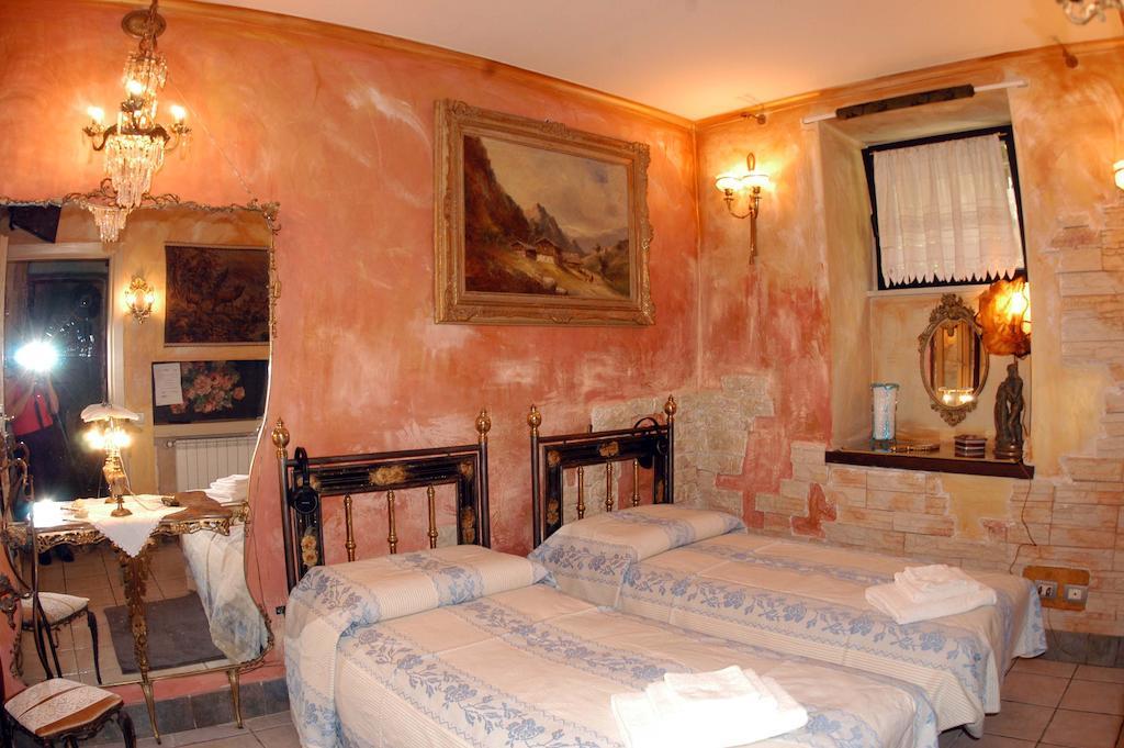 Hospitales Del Pellegrino - Trastevere ローマ エクステリア 写真