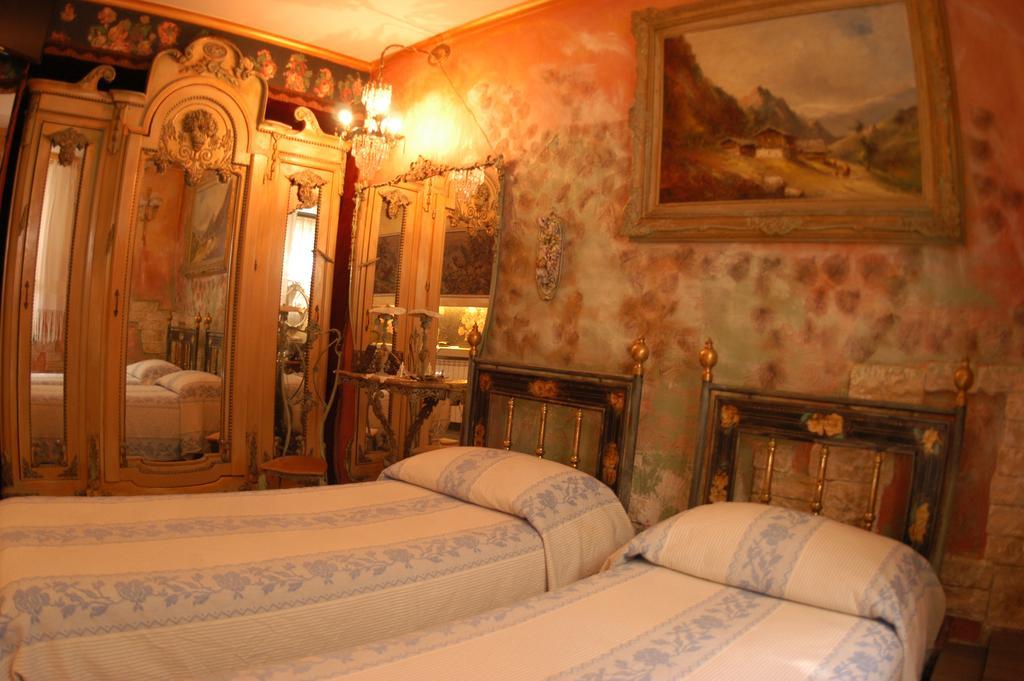 Hospitales Del Pellegrino - Trastevere ローマ エクステリア 写真