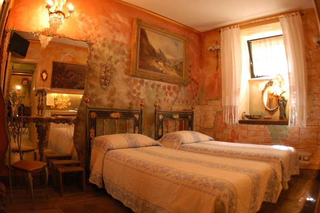 Hospitales Del Pellegrino - Trastevere ローマ エクステリア 写真