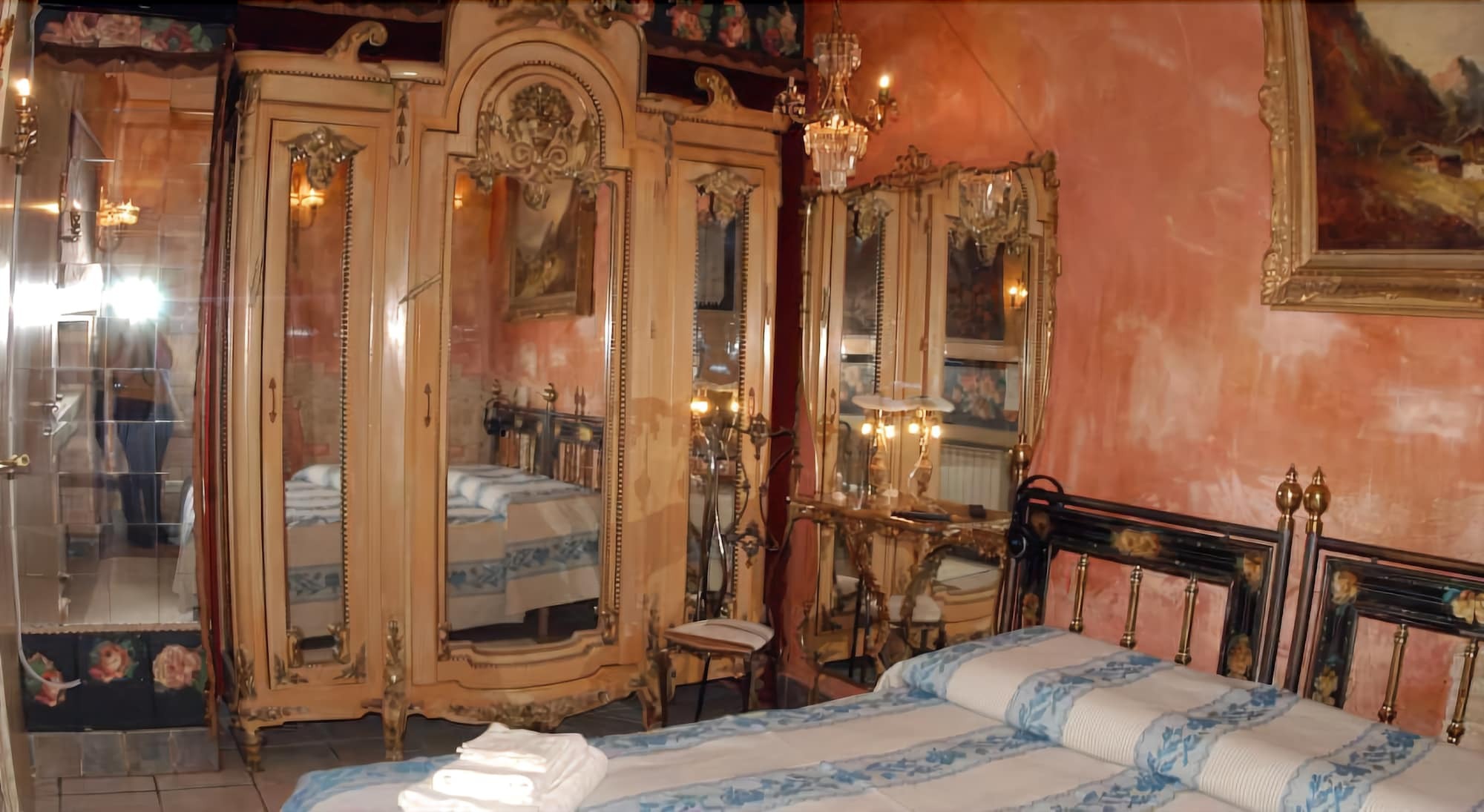 Hospitales Del Pellegrino - Trastevere ローマ エクステリア 写真