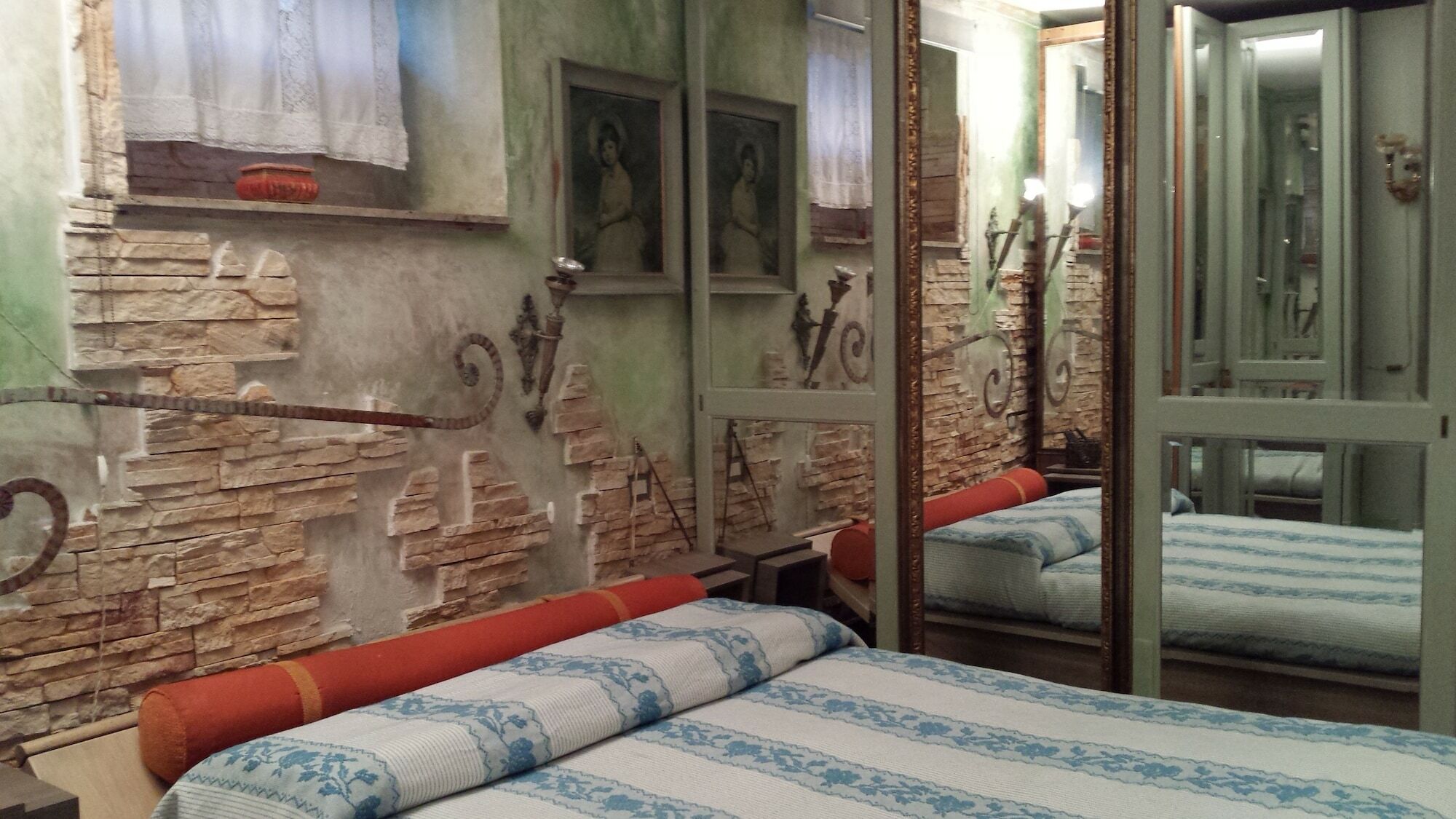Hospitales Del Pellegrino - Trastevere ローマ エクステリア 写真